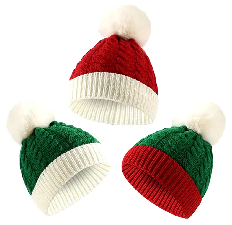 Adults Unisex Christmas Santa PomPom Beanie Hat in Green