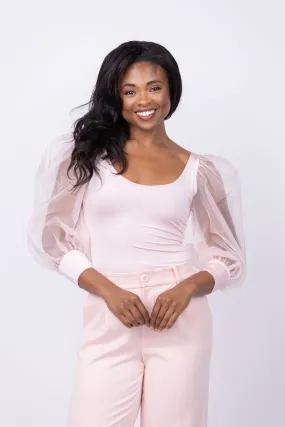 Alice   Olivia Jillianne Scoop Neck Puff Sleeve Bodysuit in Pearl Blush