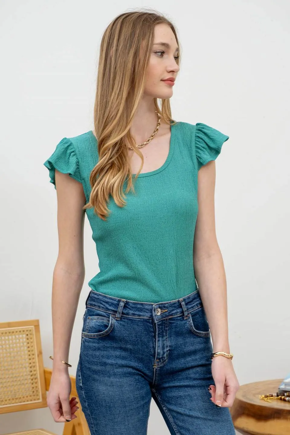 BACK BUTTON SPLICE KNIT TOP