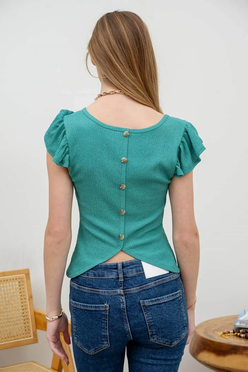 BACK BUTTON SPLICE KNIT TOP