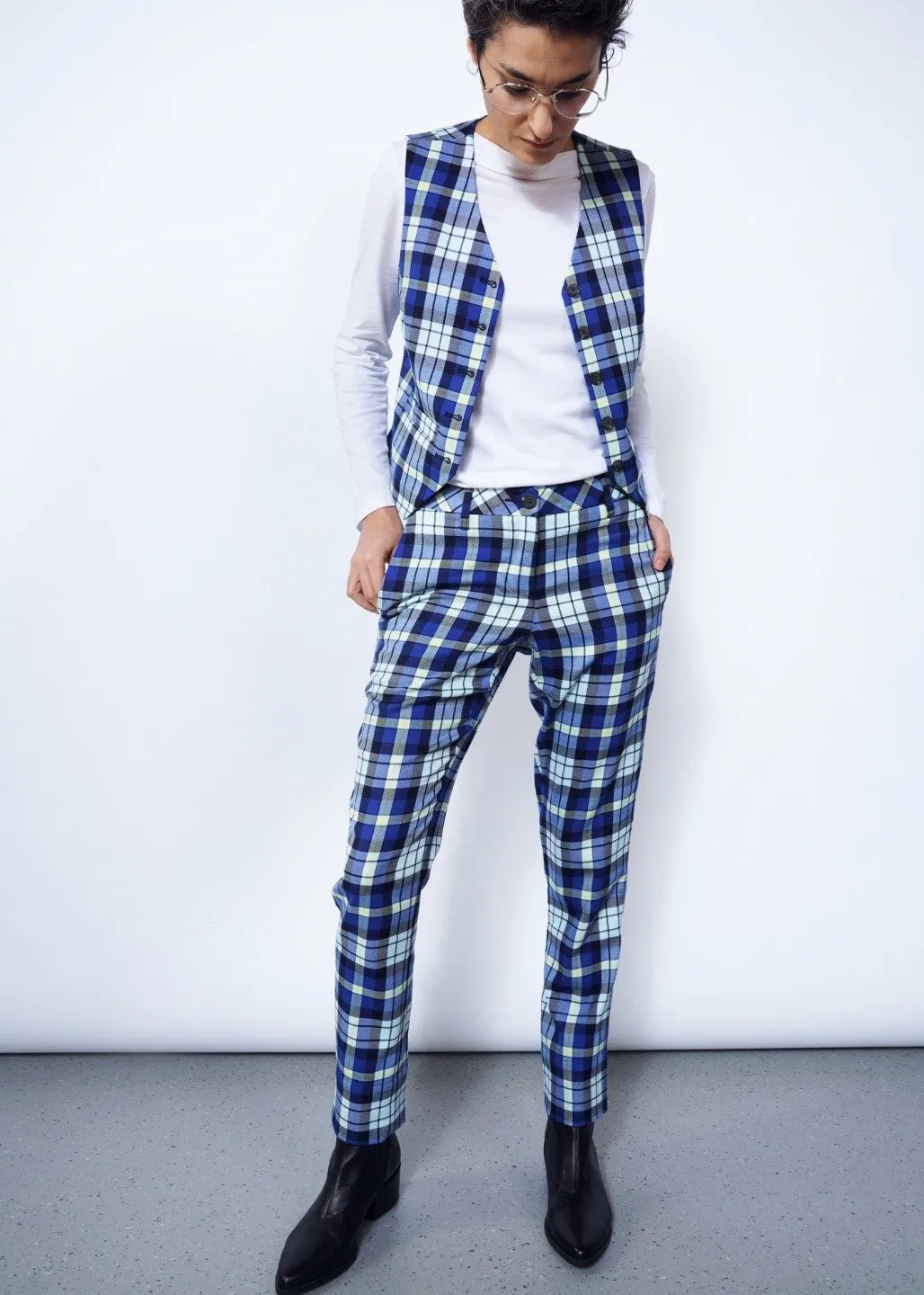 Empower Tartan Trouser in Navy Plaid
