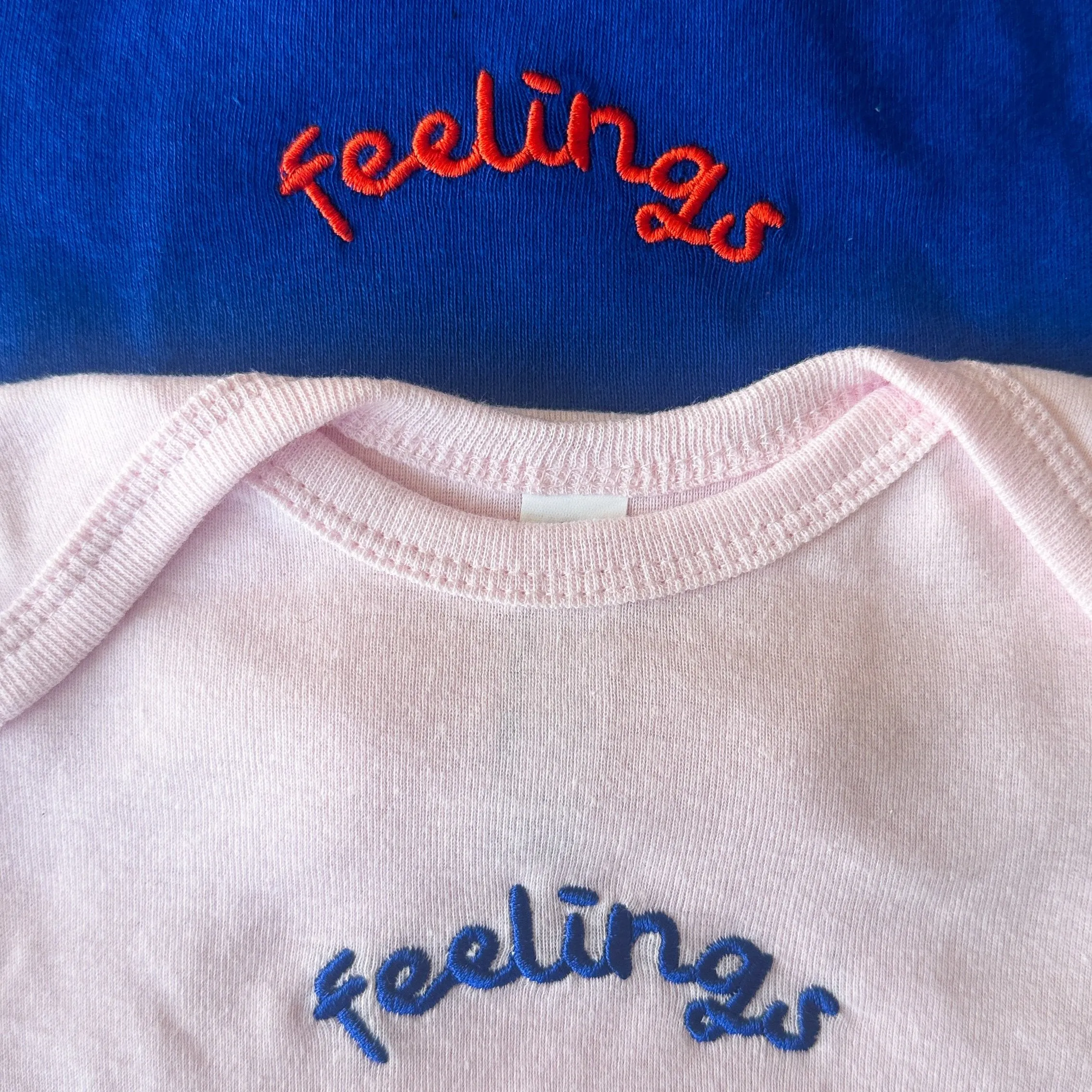 'feelings' Onesie - Pink