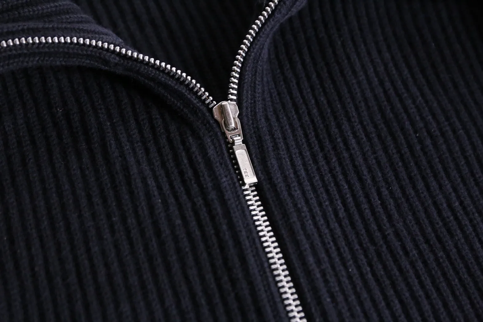 “GAP” black cotton drivers knit