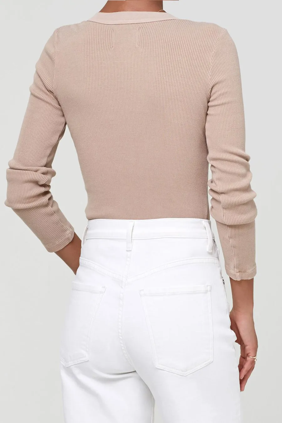 Scarlett Rib Henley in Nougat