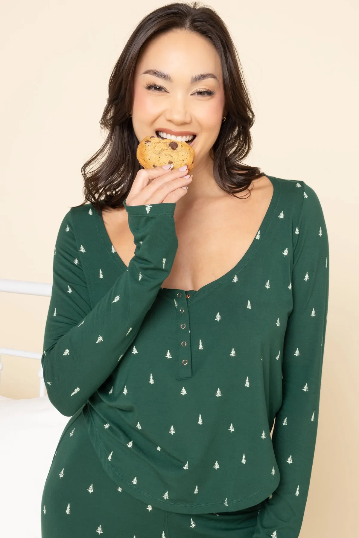 Sleep Tight Long Sleeve Henley - Holiday Pine