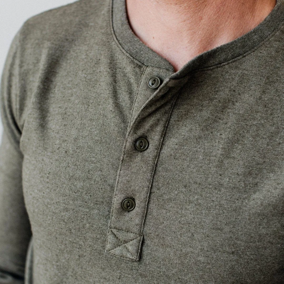 The Heavy Bag Henley in Fatigue Green