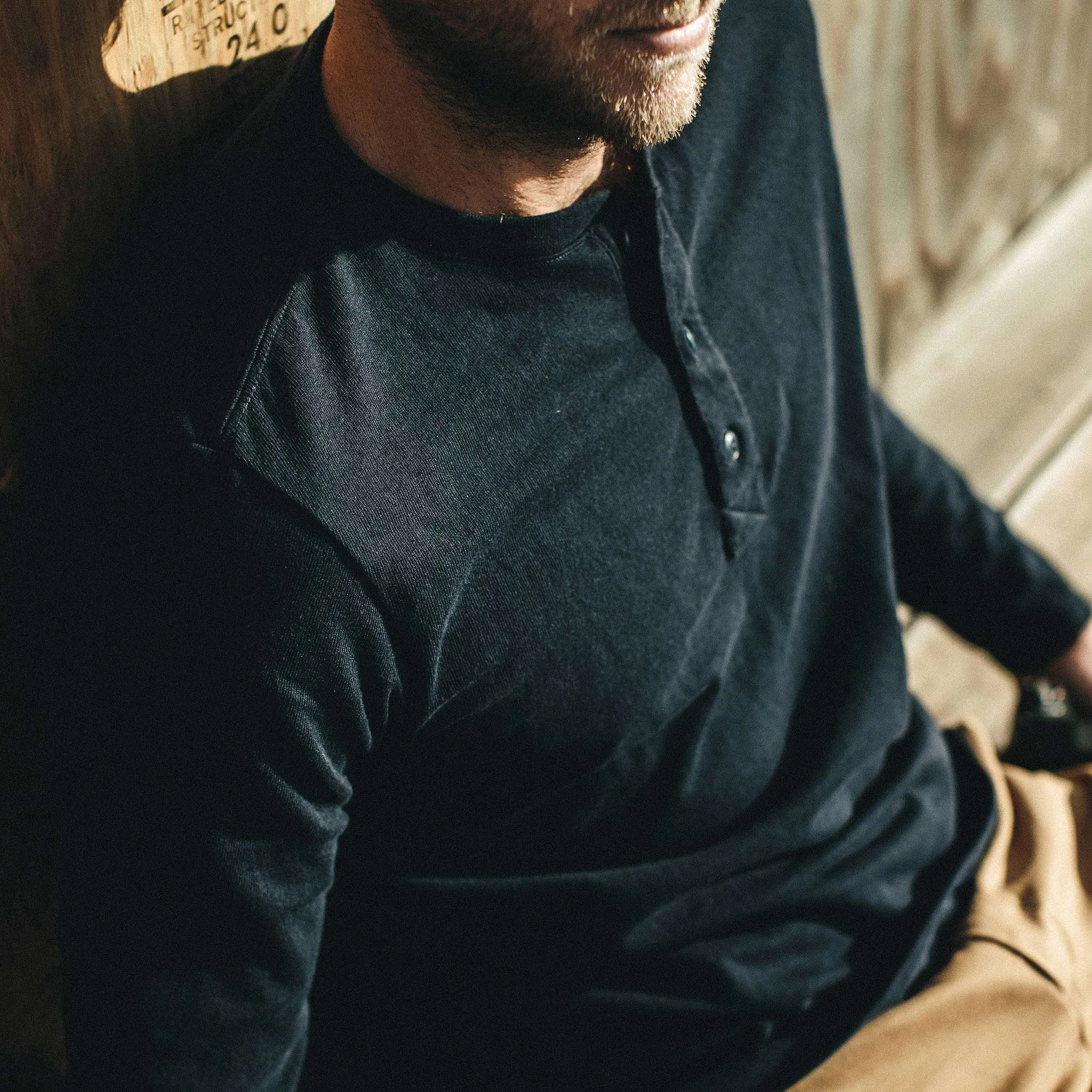 The Heavy Bag Henley in Navy