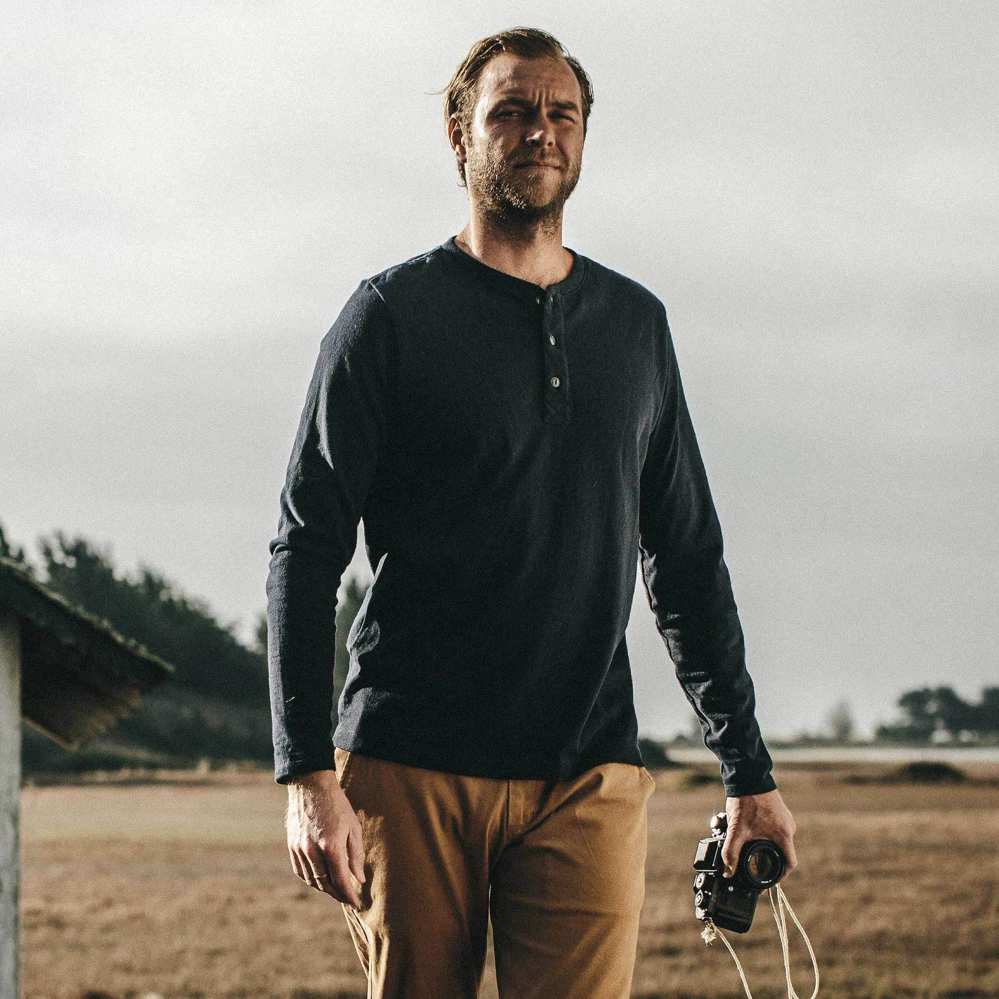 The Heavy Bag Henley in Navy