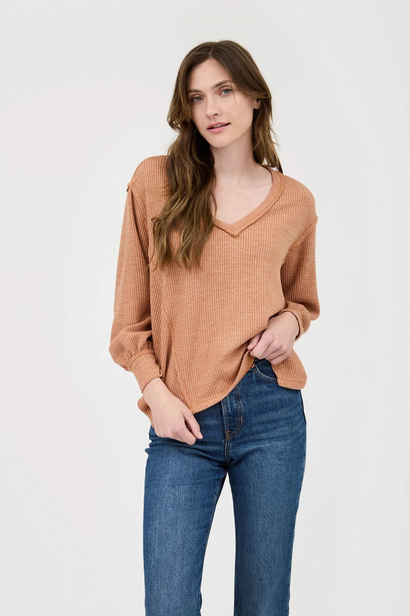V NECK ASYMMETRICAL HEM LONG SLEEVE KNIT TOP