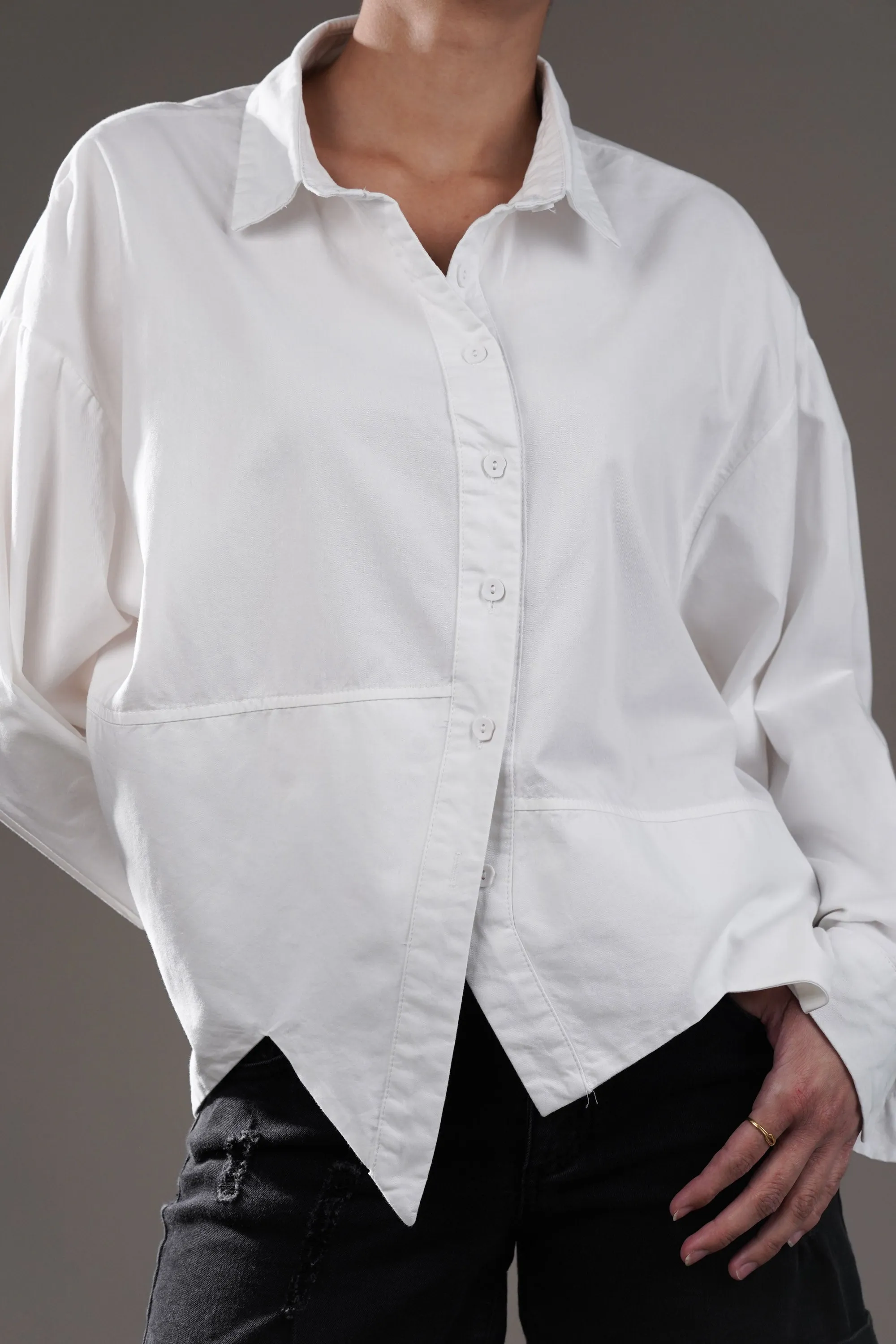 White Shirt With Zigzag Hem