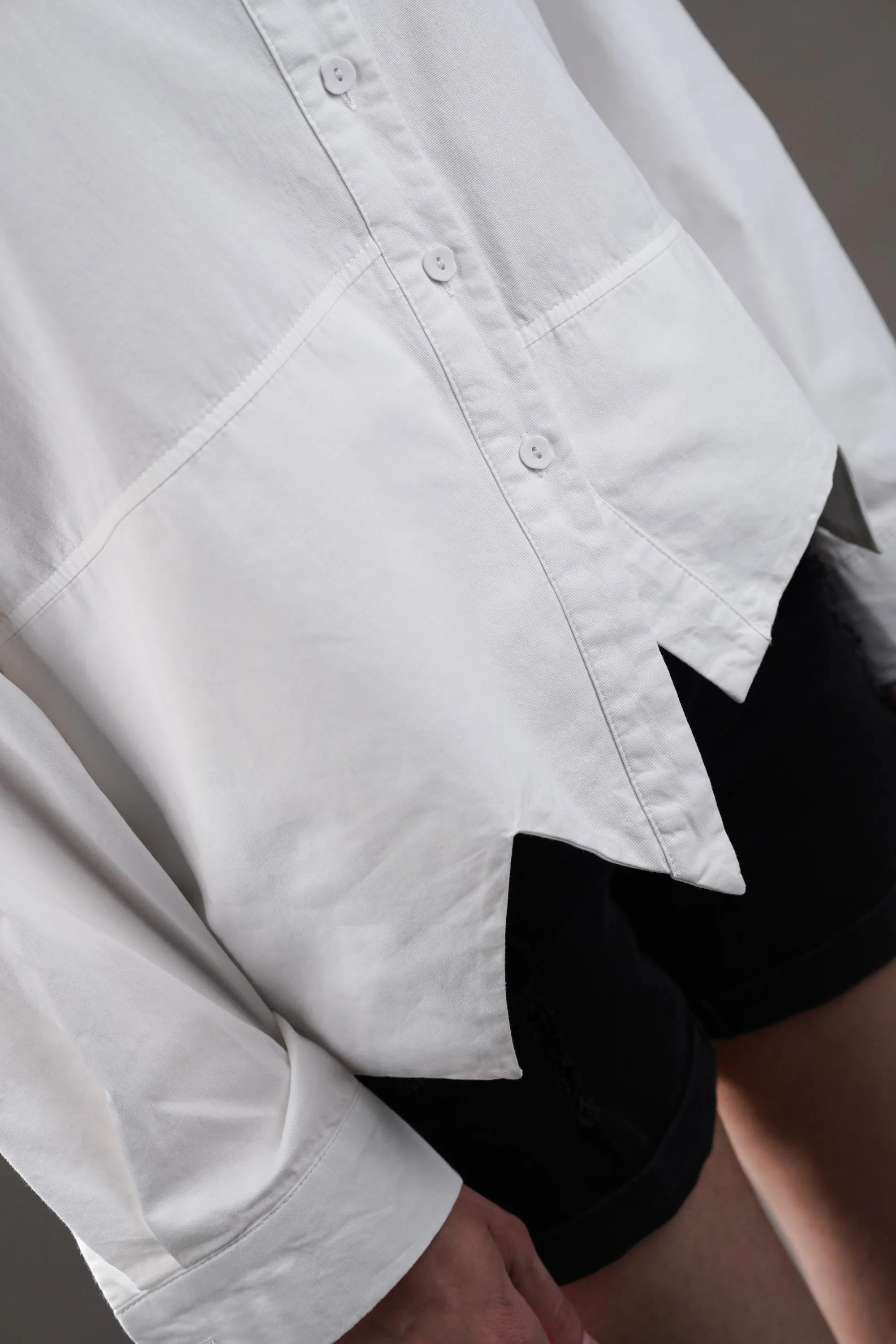 White Shirt With Zigzag Hem