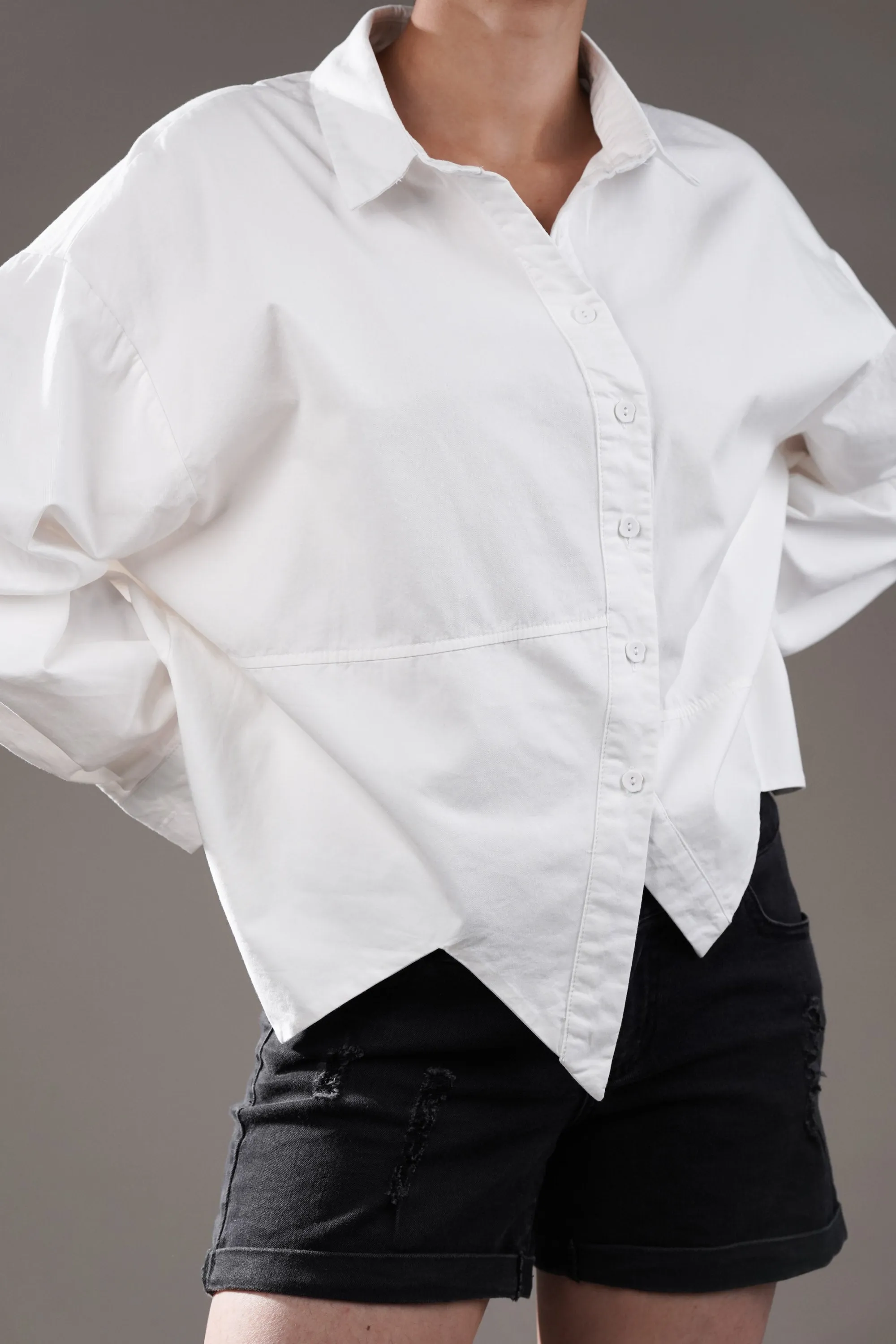 White Shirt With Zigzag Hem