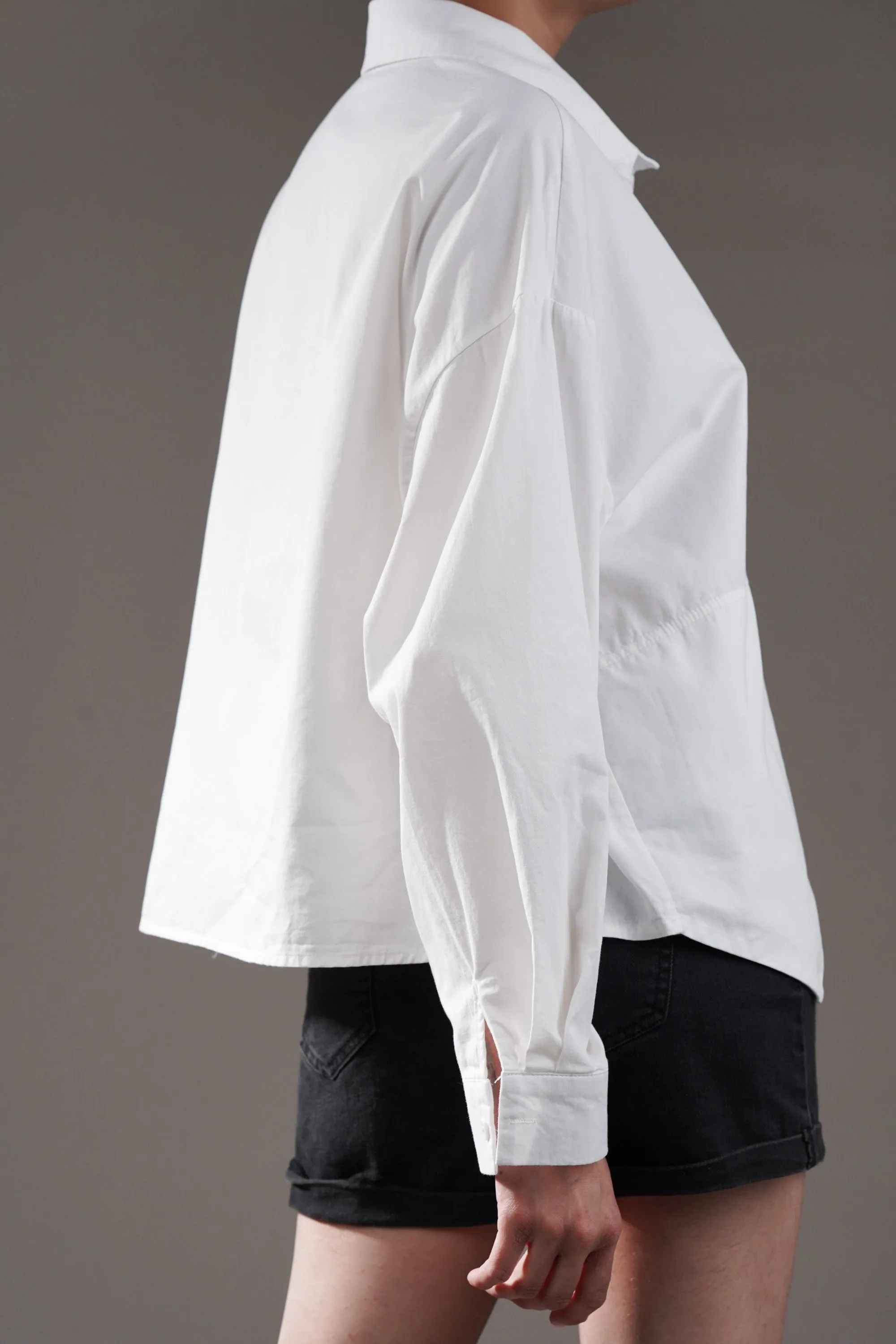 White Shirt With Zigzag Hem