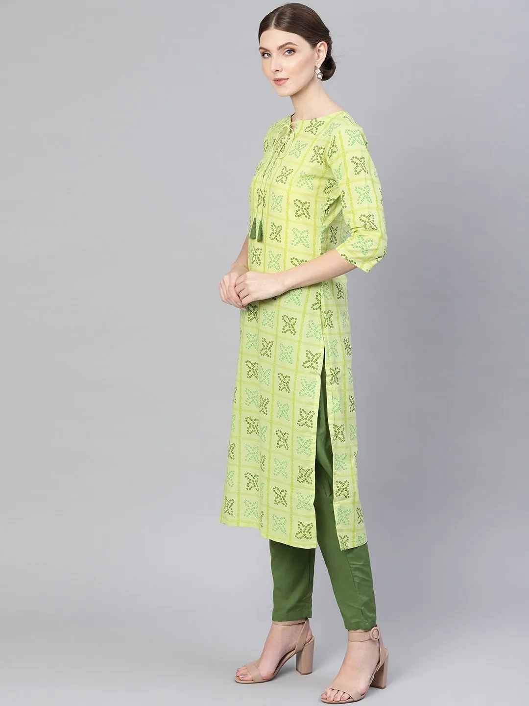 Women Green Bandhani Printed Kurta With Trousers