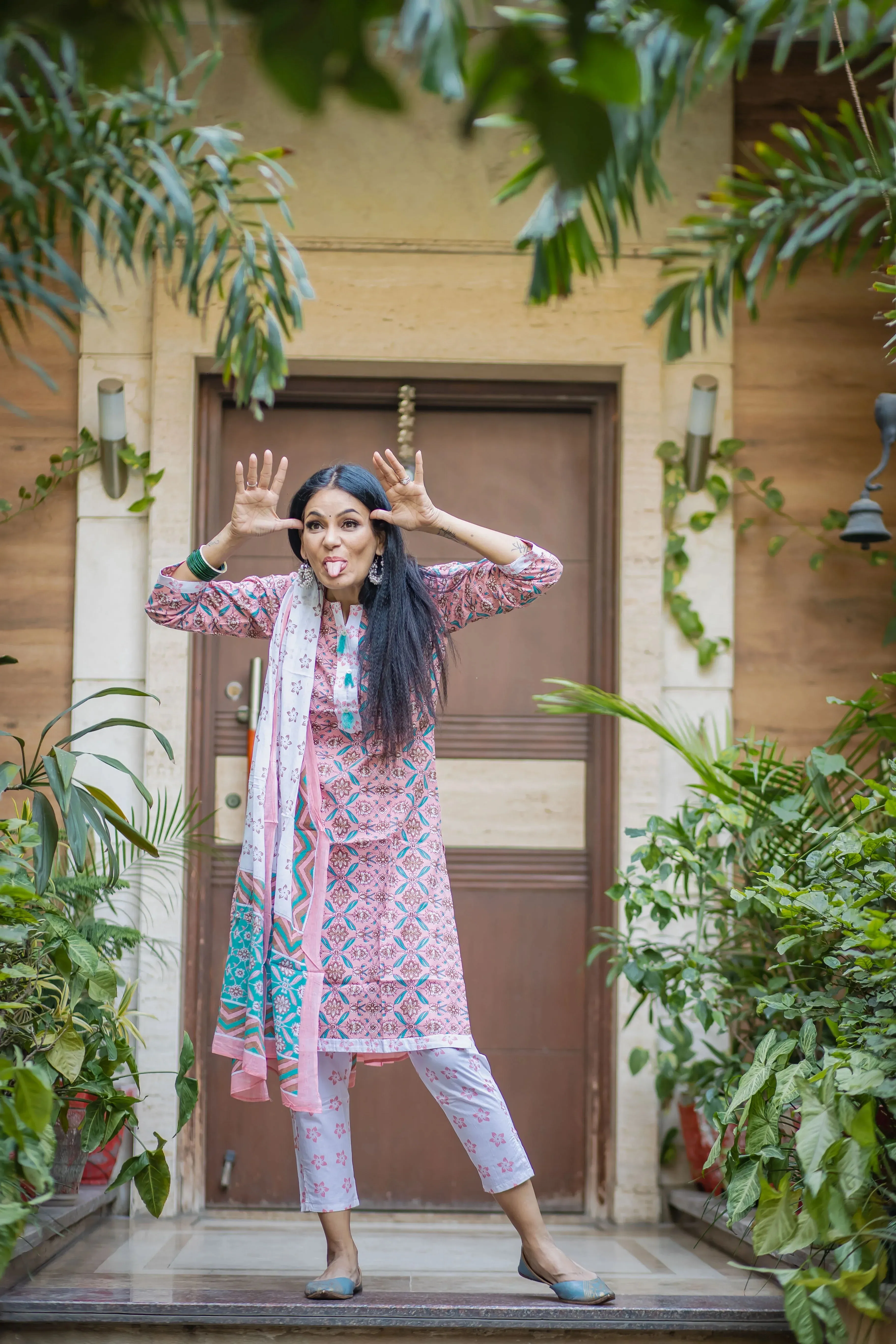 Women Pink & White Ethnic Motifs Printed Pure Cotton Kurta With Trousers & Dupatta